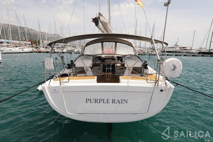 Hanse 455 - Yacht Charter Sailica
