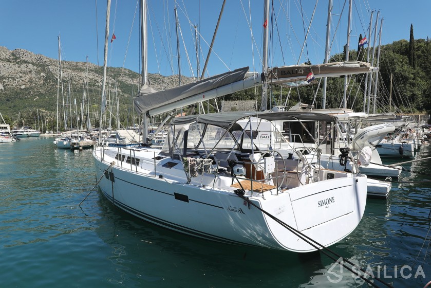 Hanse 505 - 5 + 1 cab. - Yacht Charter Sailica