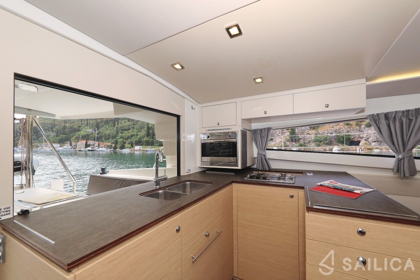 Bali 4.5 - Yacht Charter Sailica