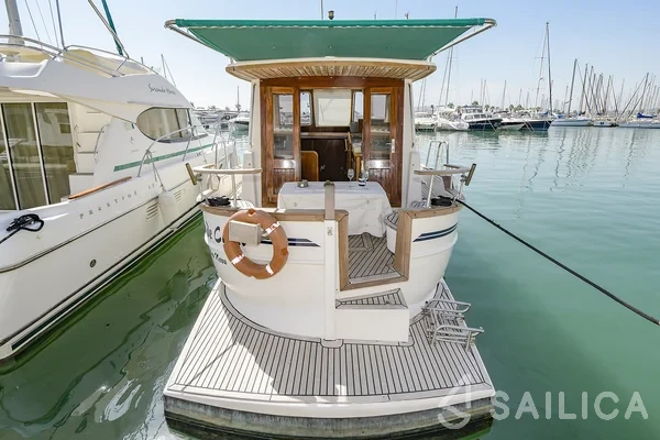 Menorquin 100 - Yacht Charter Sailica
