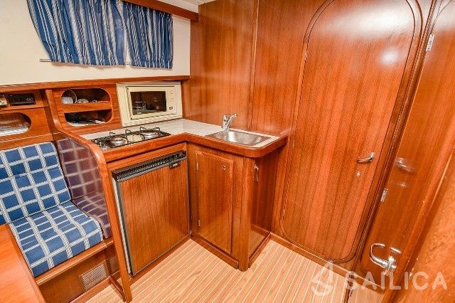 Menorquin 100 - Yacht Charter Sailica