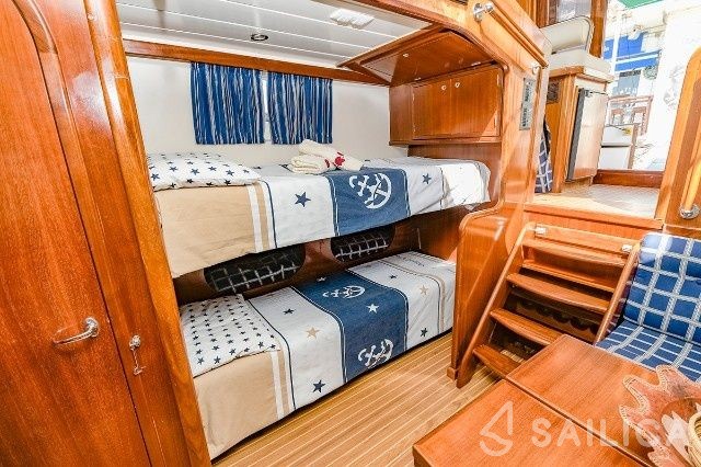 Menorquin 100 - Yacht Charter Sailica