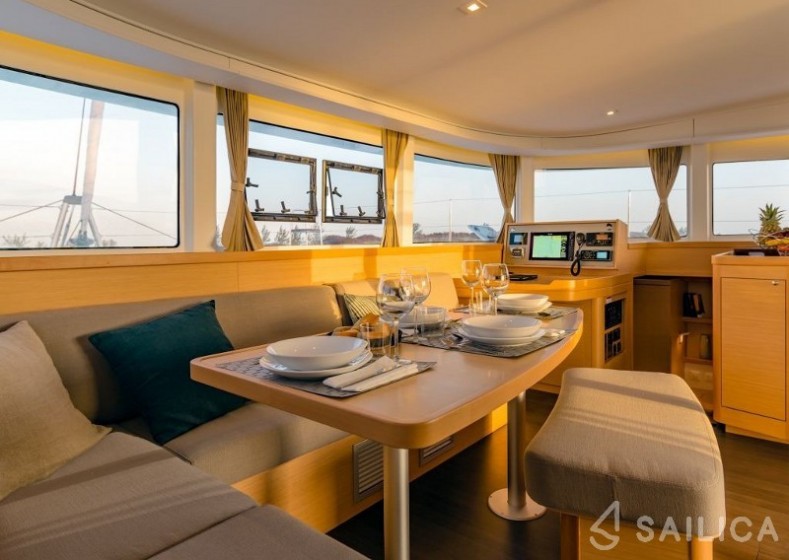 Lagoon 42 - Yacht Charter Sailica