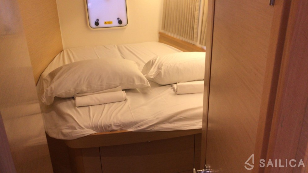 Lagoon 42 - Yacht Charter Sailica