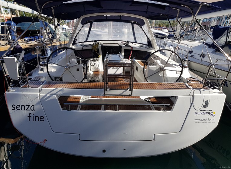 Oceanis 48 - Yacht Charter Sailica