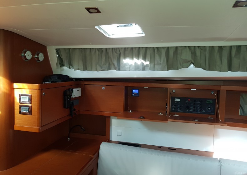 Oceanis 48 - Yacht Charter Sailica