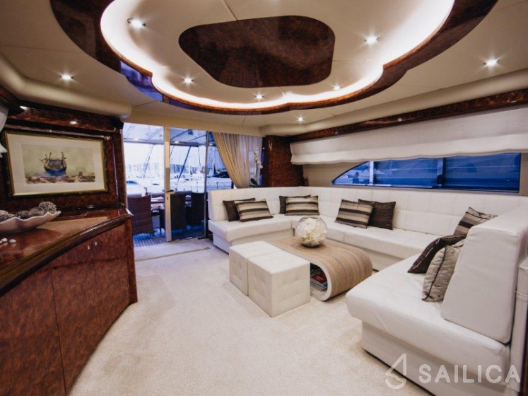 Amer 86 - Yacht Charter Sailica