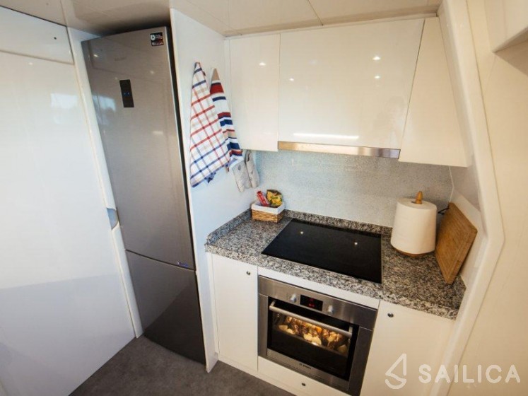 Amer 86 - Yacht Charter Sailica