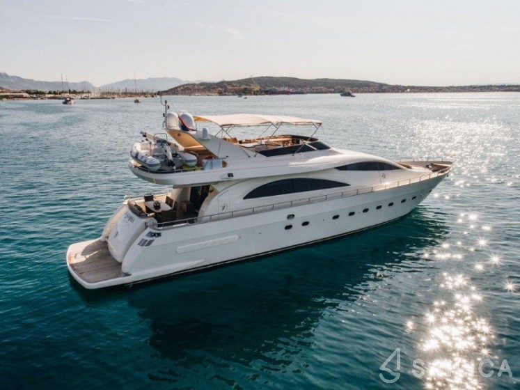 Amer 86 - Yacht Charter Sailica