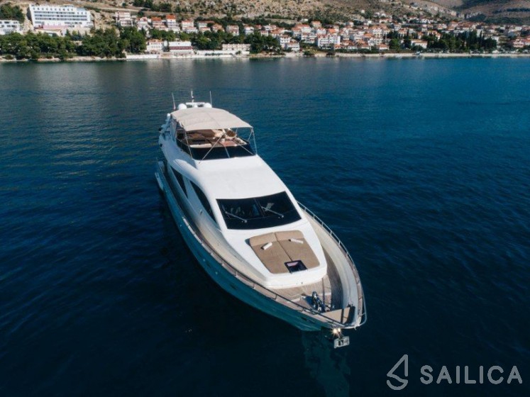Amer 86 - Yacht Charter Sailica