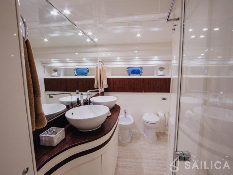 Amer 86 - Yacht Charter Sailica