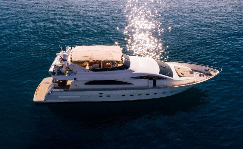 Amer 86 - Yacht Charter Sailica