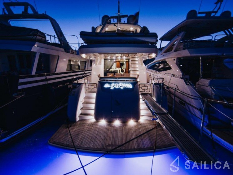 Amer 86 - Yacht Charter Sailica