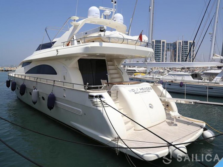 Amer 86 - Yacht Charter Sailica
