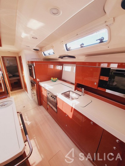 Hanse 505 - Yacht Charter Sailica