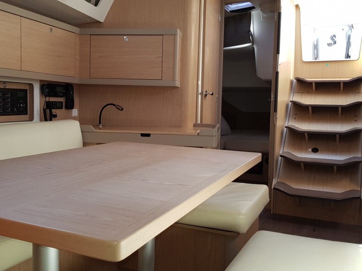Oceanis 45 - Yacht Charter Sailica