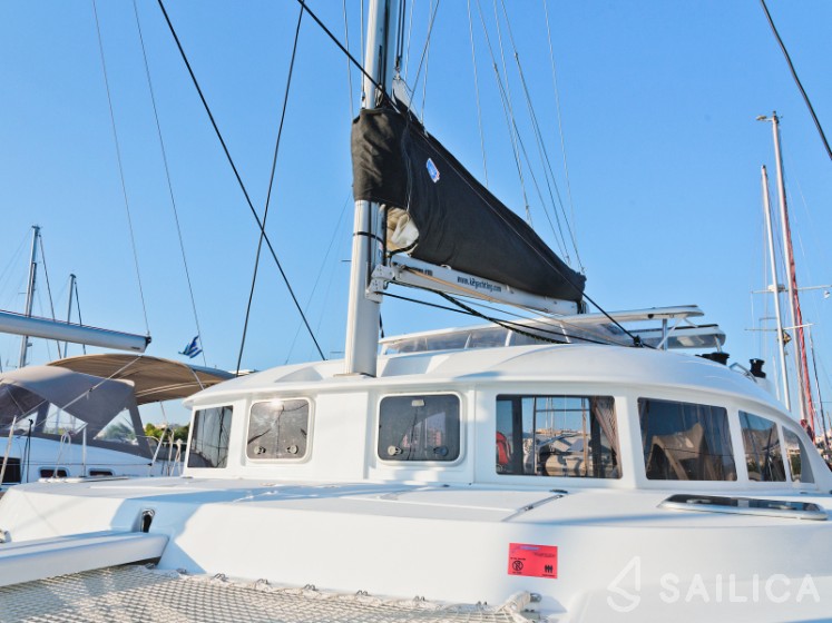 Lagoon 380 - Yacht Charter Sailica