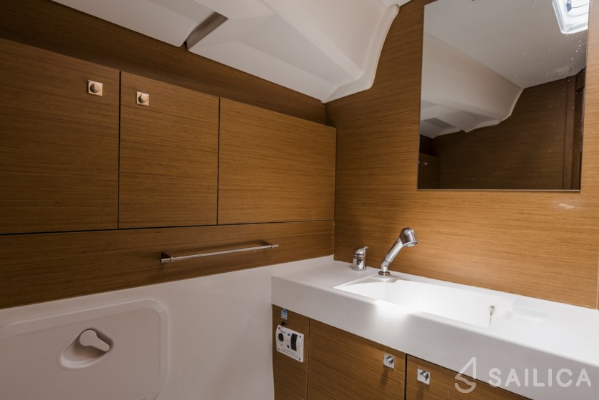 Sun Odyssey 479 - Yacht Charter Sailica