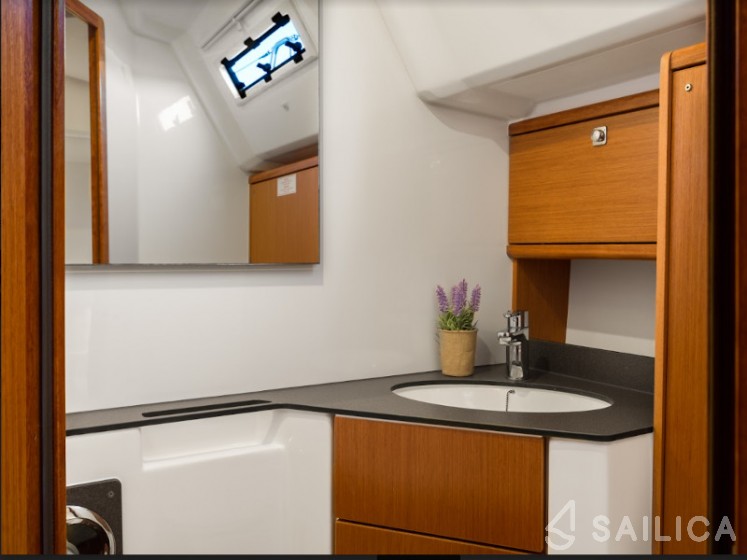 Bavaria 46 Cruiser - Yacht Charter Sailica