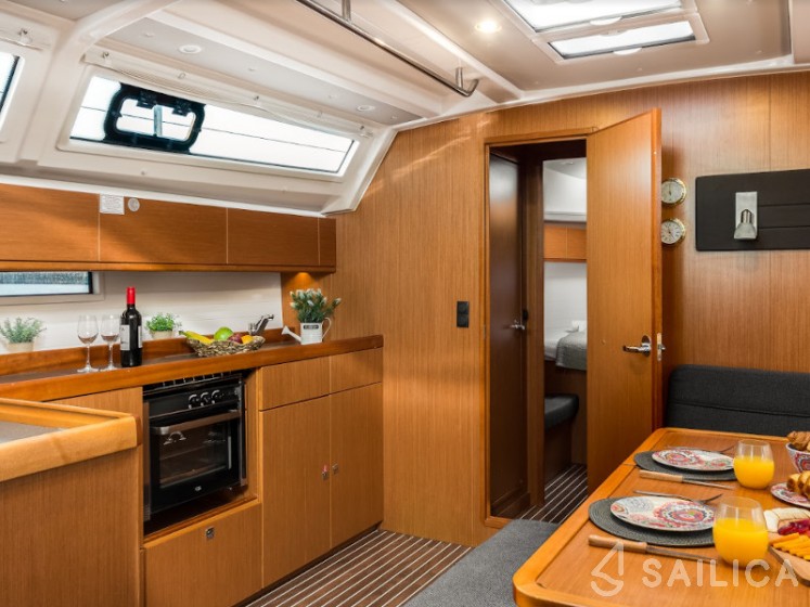 Bavaria 46 Cruiser - Yacht Charter Sailica