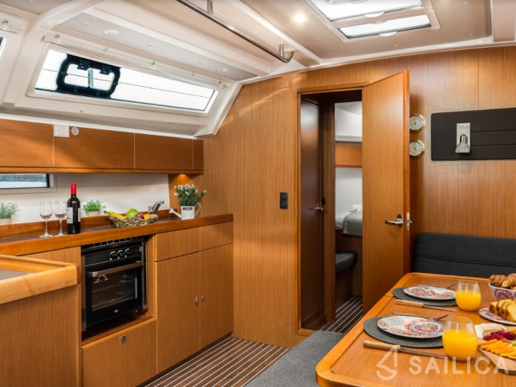 Bavaria 46 Cruiser - Yacht Charter Sailica