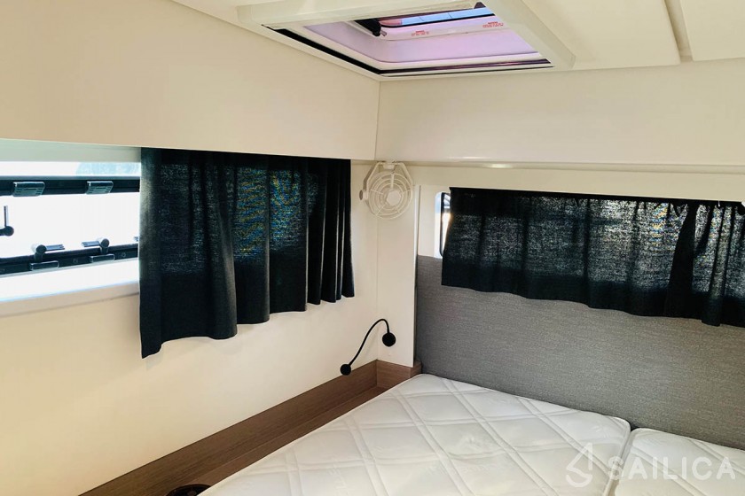 Elba 45 - Yacht Charter Sailica