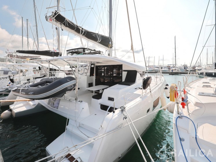 Lagoon 42 - Yacht Charter Sailica