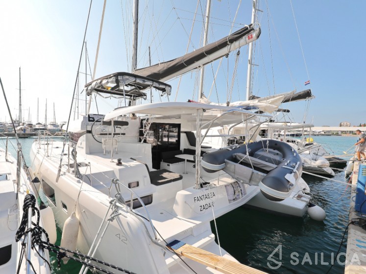 Lagoon 42 - Yacht Charter Sailica