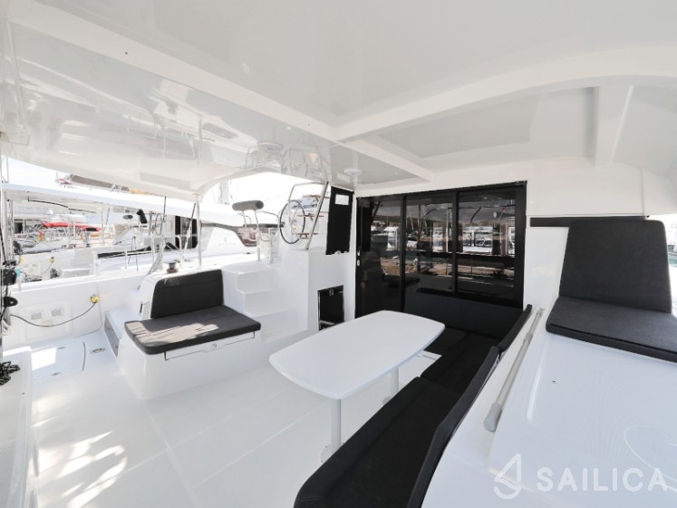 Lagoon 42 - Yacht Charter Sailica