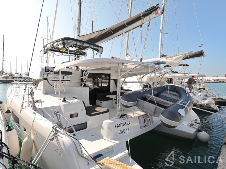 Lagoon 42 - Yacht Charter Sailica