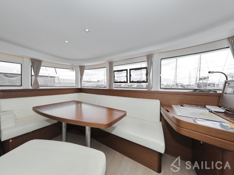 Lagoon 42 - Yacht Charter Sailica