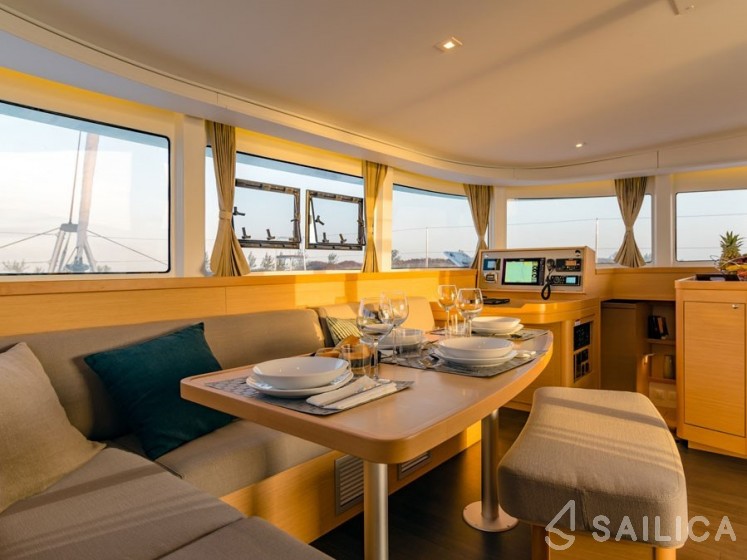 Lagoon 42 - Yacht Charter Sailica