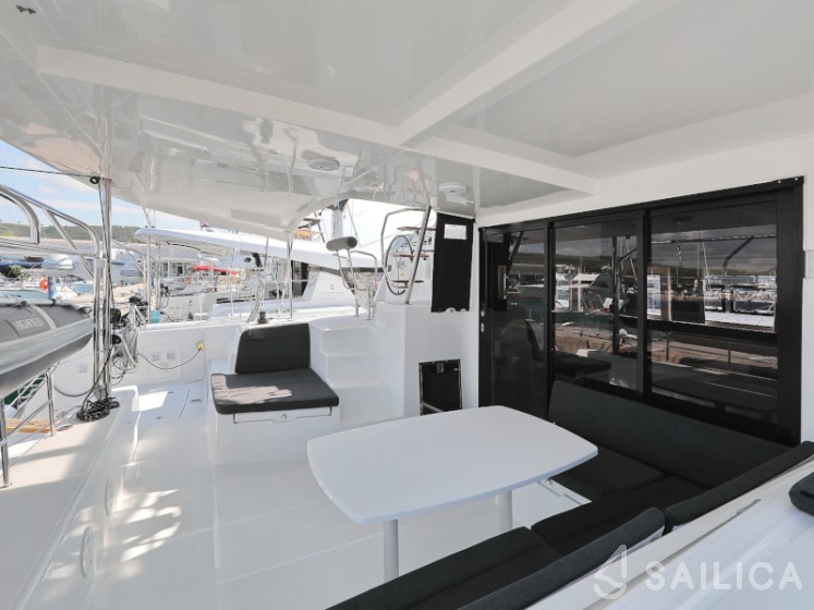 Lagoon 42 - Yacht Charter Sailica