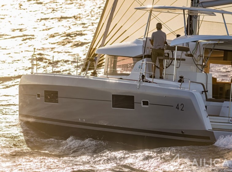 Lagoon 42 - Yacht Charter Sailica