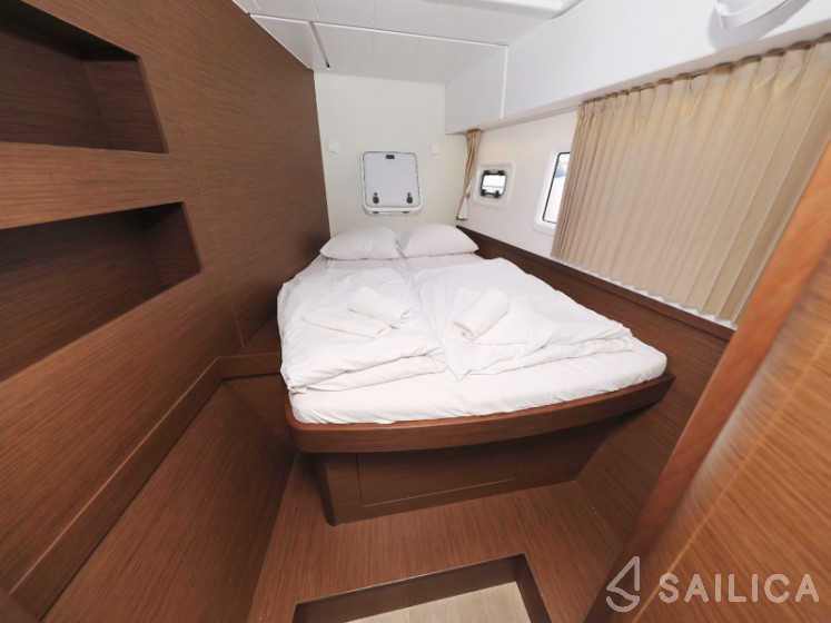Lagoon 42 - Yacht Charter Sailica