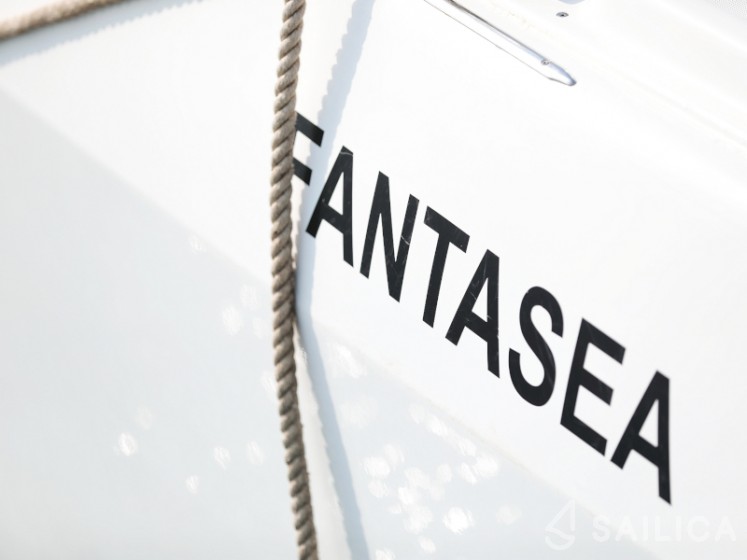 Lagoon 42 - Yacht Charter Sailica