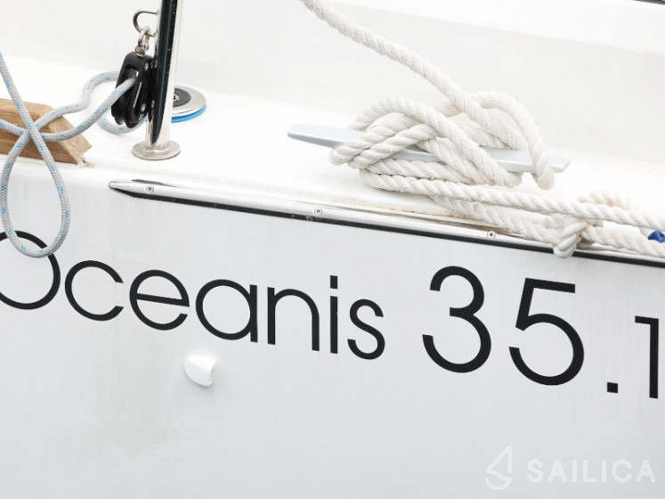 Oceanis 35.1 - Yacht Charter Sailica