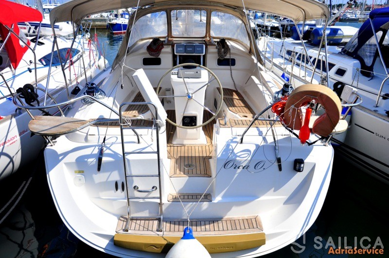 Elan 384 Impression - Yacht Charter Sailica