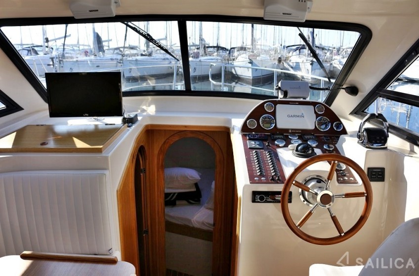 Vektor 950 - Yacht Charter Sailica