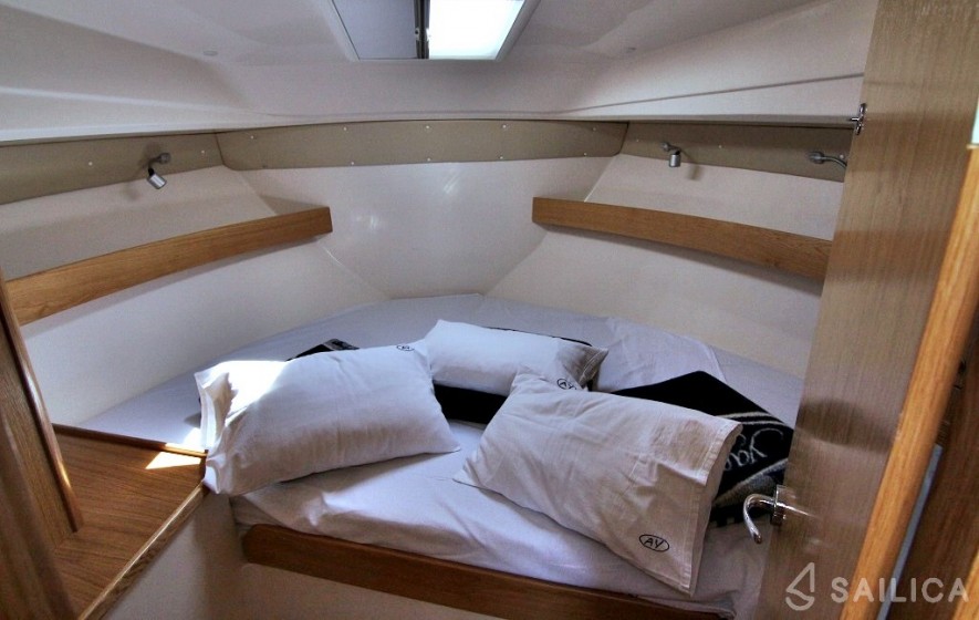Vektor 950 - Yacht Charter Sailica