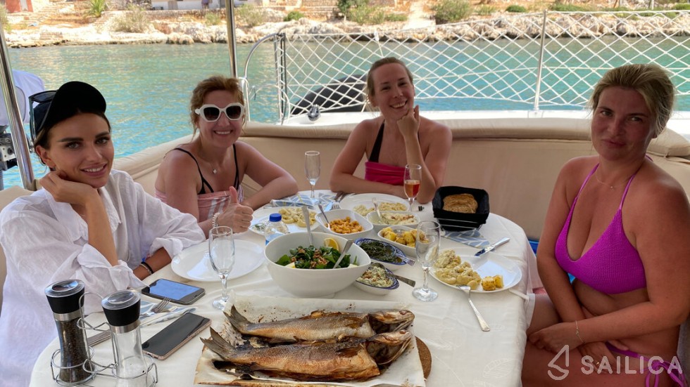 Lipari 41 - Yacht Charter Sailica