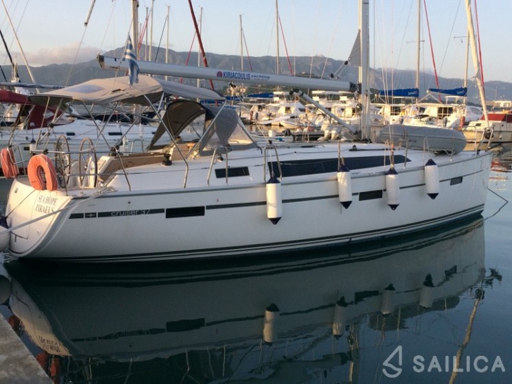 Bavaria 37 Cruiser - Yacht Charter Sailica