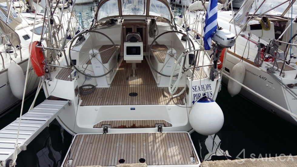 Bavaria 37 Cruiser - Yacht Charter Sailica