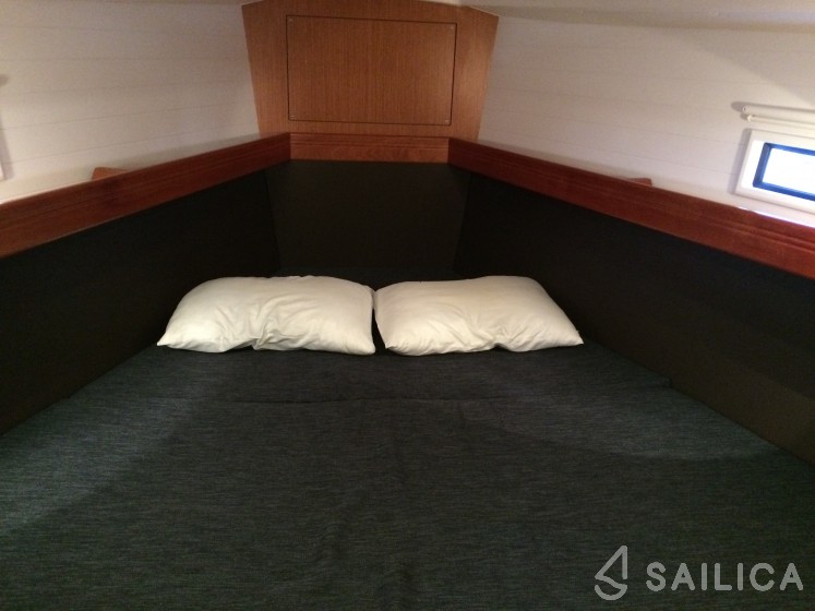 Bavaria 37 Cruiser - Yacht Charter Sailica