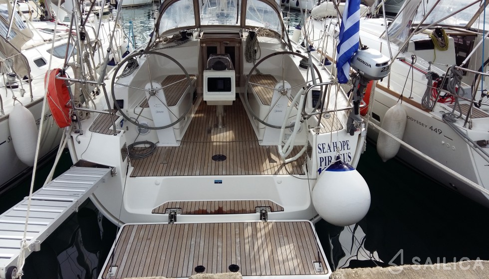 Bavaria 37 Cruiser - Yacht Charter Sailica