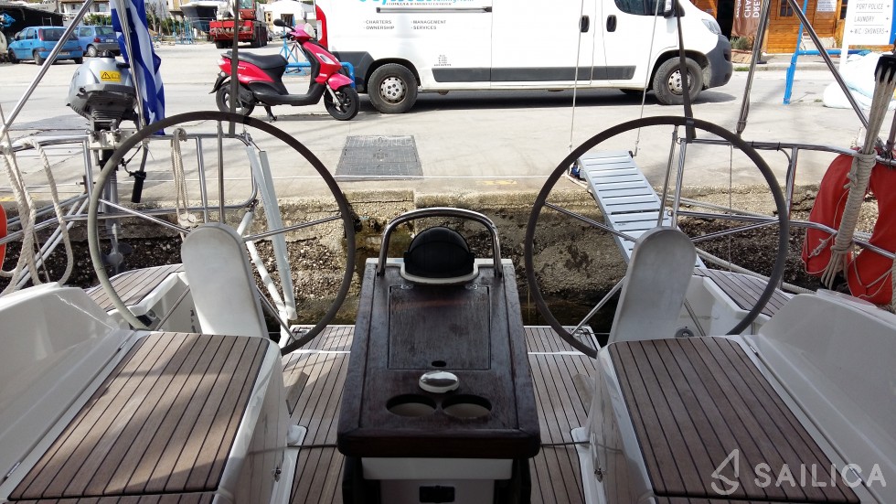 Bavaria 37 Cruiser - Yacht Charter Sailica