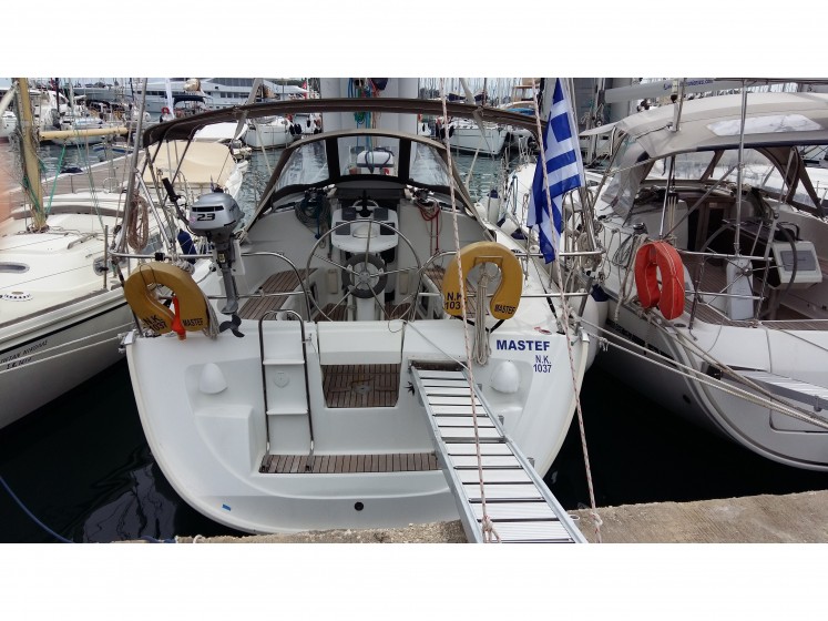 Sun Odyssey 35 - Yacht Charter Sailica