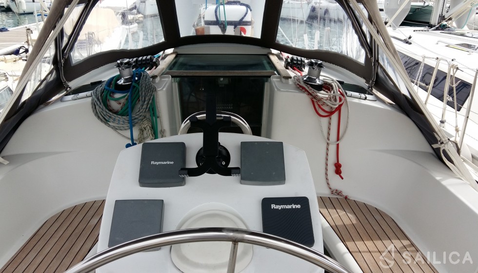 Sun Odyssey 35 - Yacht Charter Sailica