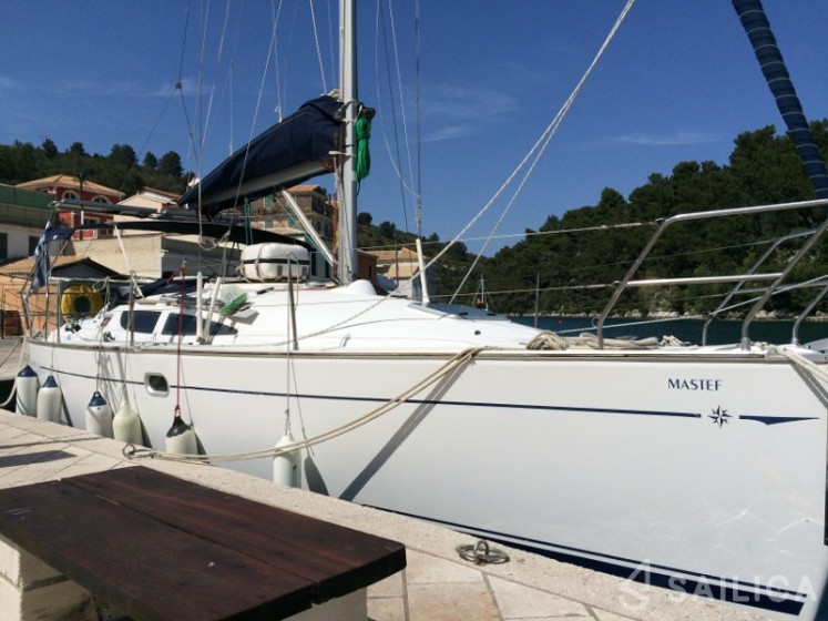 Sun Odyssey 35 - Yacht Charter Sailica