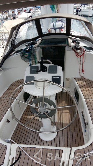 Sun Odyssey 35 - Yacht Charter Sailica